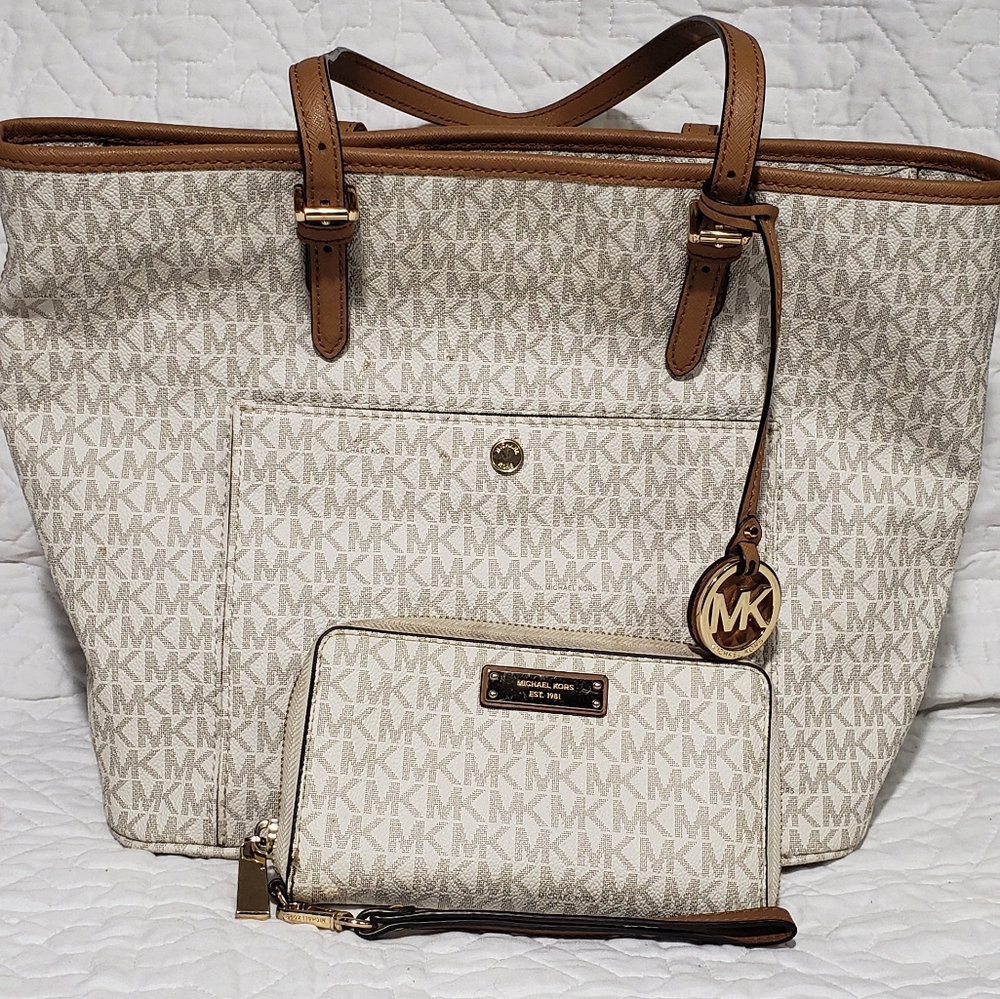 Michael Kors shoulder bag bundle set with wallet
